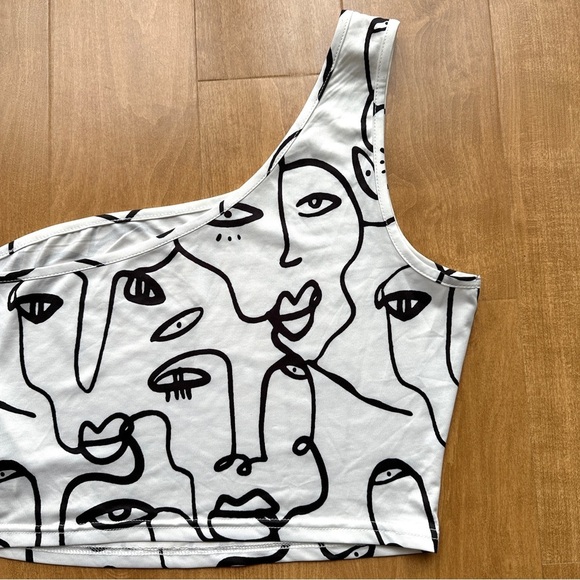 Shein Black and White Silhouette Sketch Lines One Shoulder Top, Size Large - Picture 8 of 16